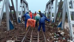 Banjir Landa Jalur Lintas Utara Pulau jawa, Perjalanan Kereta Api Alami Keterlambatan