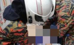 Nah Lho Diapain itu, Cincin Terjebak di Alat Kelamin Pria dan Pemadam Kebakaran Bertindak