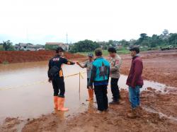 Pamit Beli Kembang Api Untuk Malam Tahun Baru, Dua Bocah Ditemukan Tewas Di Proyek Tol Cijago