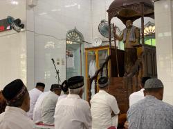 Khutbah Jumat di Langsa Kota, Haji Uma: Hidup Untuk Mencari Kebahagiaan Bukan Kesenangan