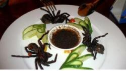 6 Makanan Paling Aneh di Dunia, Ada Tarantula hingga Ikan Basi yang Bisa Dicoba