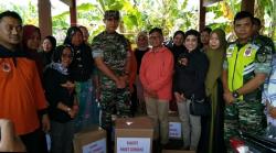 Kodim 1420 Sidrap Bersama BPBD Turun Langsung Salurkan Bantuan Sembako ke Korban Banjir