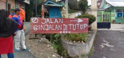 Jalan Amblas 8 Meter, Jalur Kayuares-Aribaya Ditutup Total