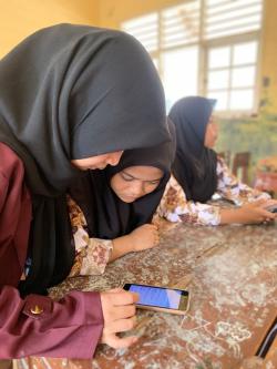 Dosen dan Mahasiswa Unsika Implementasikan Media Pembelajaran Matematika Berbasis Android di Cibuaya