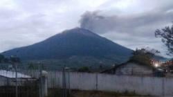 Gunung Kerinci Erupsi, Ketinggian Abu Vulkanik Capai 900 Meter