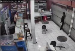 Maling Kepergok Pemilik Toko HP! Bukannya Tegang, Malah Jadi Komedi