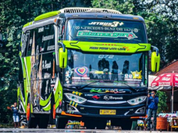 Ryan Mahendra Blakblakan Bongkar Rahasia di Bus AKAP Ada Sopir 1 dan 2? Jangan Kaget Inilah Tugasnya