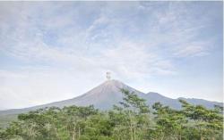 Pagi Ini Gunung Semeru Kembali Erupsi, Tinggi Kolom Letusan Mencapai 1.000 Meter di Atas Puncak