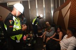 Aparat Gabungan Razia Tempat Hiburan Malam di Mamuju