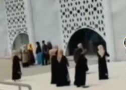 Viral Emak-emak Asik Joget TikTok Pakai Gamis di Masjid Al-Jabbar Bandung, Bikin Netizen Geram