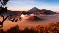 6 Potret Liburan Artis di Gunung Bromo Bersama Keluarga, Nomor 3 Romantis Sekali