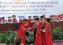Dekan Fakultas Hukum Untag Surabaya asal Pacitan Raih Gelar Guru Besar, Ini Cerita Perjuangannya
