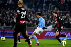 Hasil Serie A Tadi Malam : Lazio Menang Besar 4-0 Atas AC Milan, Selisih Poin Makin Tipis