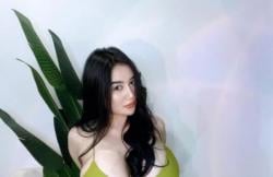 Potret Hot Pamela Safitri Pakai Jumpsuit di Pantai, Netizen Auto Zoom