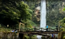 Mitos Kretek Pegat Grojogan Sewu, Jembatan Kecil Mampu Kandaskan Pasangan Kekasih di Tawangmangu