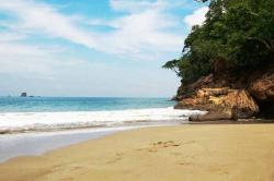 Pantai Nanggelan, Wisata Pantai Perawan yang Tersembunyi