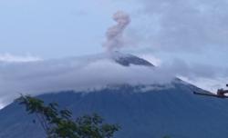 Gunung Semeru 2 Kali Erupsi Pagi Ini