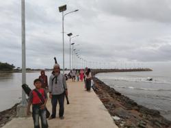 Pembangunan Breakwater Cikiruhwetan oleh DKP Banten Gerakkan Ekonomi Warga Sekitar