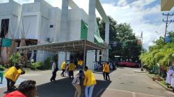 Tuntut Tetapkan Tersangka Kasus Korupsi Dana BTT, Demonstran Bangun Tenda di Kantor Kejari Sikka