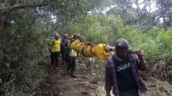 Jenazah Pendaki asal Madiun Berhasil Dievakuasi dari Puncak Lawu