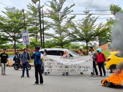 Aksi Unras SPPI Depan Kantor Kemenag Gowa, Menolak Ajaran Yayasan Nur Mutiara Makrifatullah