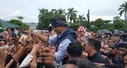 Menyapa Bima dan Dompu, Anies Baswedan Disambut Tangis Histeri oleh Ribuan Pendukung