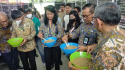 Manfaatkan Lalat Tentara Hitam Rest Area Cibubur Jadi Bersih