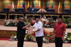 Wagubri Sampaikan Ranperda Ketentraman Ketertiban Umum dan Perlindungan Masyarakat