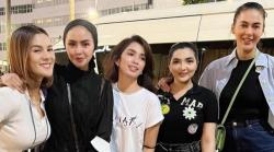 Deretan Potret Artis Cantik Kompak Nonton Konser Sheila on 7, Keren Abis!