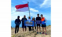 Mendaki Gunung Tanpa Nyampah, Ini Tips Pendaki Deny Ping