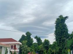 Viral Penampakan Awan Lenticular di Atas Langit Kota Serang, Begini Penjelasan BMKG