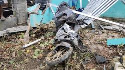 Pohon Tua Berusia Ratusan Tahun Tumbang Timpa Warung dan Motor di Boyolali