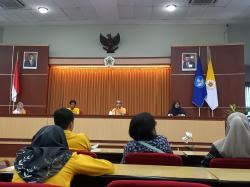 Sekolah Pascasarjana UGM Serahkan Beasiswa Kepada Mahasiswa Yang Lolos Mengikuti Seleksi