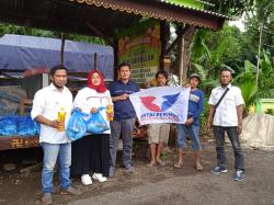 Partai Perindo Kabupaten Probolinggo Bagikan Paket Sembako kepada Terdampak Banjir