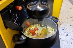 Satu-satunya di Dunia, Restoran di Kroasia Gunakan Koki Robot untuk Mengolah Makanan