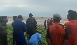 Nekat Melaut di Tengah Cuaca Buruk, Perahu Nelayan Tradisional di Pemalang Tenggelam