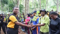 Valentine Day, Polres Jayapura Tanam 500 Pohon di Cagar Alam Cycloop