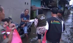 UPZ Pemrov Sulsel Berikan Bantuan ke Korban Banjir Kota Makassar