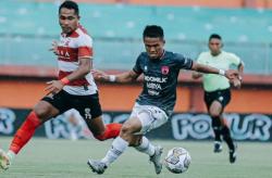 Main 10 Orang, Persita Tahan Imbang Madura United 1-1