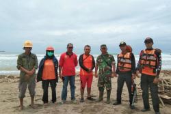 Masih Nihil, Pencarian Pria yang Tergulung Ombak Pantai Cisiih Difokuskan ke Laut
