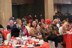 Kakanwil NTT, Hadiri Rapat Peningkatkan Kinerja Yang Berkualitas Oleh Biro Hukerma Kemenkumham RI