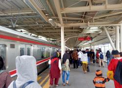 Tidak Hanya Dikeluhkan Oleh Pekerja Komuter, Stasiun Manggarai Juga Dikeluhkan Oleh Penumpang KAJJ