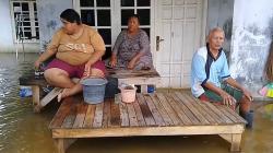 Drainase Buruk, Ratusan Rumah di Kampung Nelayan Subang Terendam Banjir