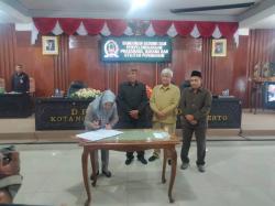 Wali Kota Mojokerto Bersama DPRD Sepakati Raperda RTRW