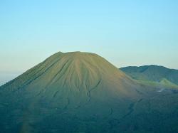 Cerita Misteri Gunung Lokon, Konon Akibat Kehidupan di Dalam Gunung Picu Gempa