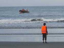 Pencarian Korban Tenggelam di Pantai Holtekamp Masih Dilakukan