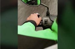 Netizen Takjub!  Driver Ojol Antar Penumpang Sambil Dzikir Sepanjang Jalan