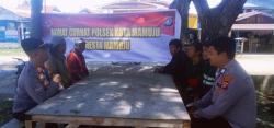 Hari Pertama Jabat Kapolsek Kota Mamuju, AKP Binton P Sihombing Dengarkan Keluh Kesah Buruh