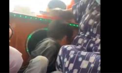 Sadis, Menolak Mengemis Nenek di Padang Jambak dan Tendang Cucu di Dalam Angkot