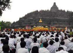 Pertama Kali, Ribuan Umat Budha Rayakan Magha Puja di Candi Borobudur